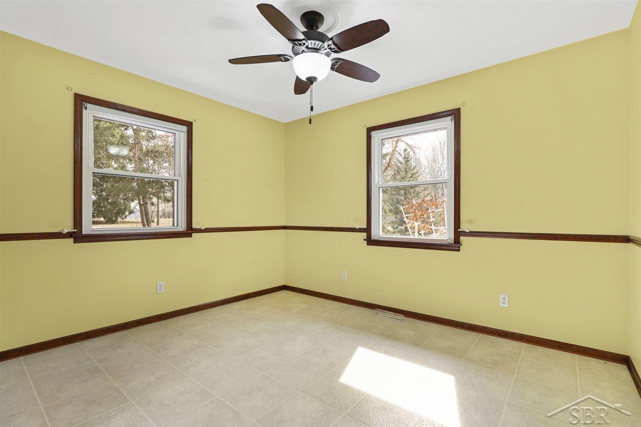 13860 Frost Road Hemlock, MI 48626 - Photo 22 of 54 50035987-21.JPG