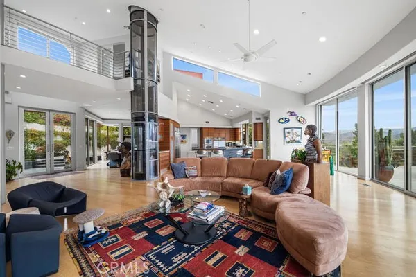 $4,600,000 | 10182 Cowan Heights Drive, North Tustin, CA 92705