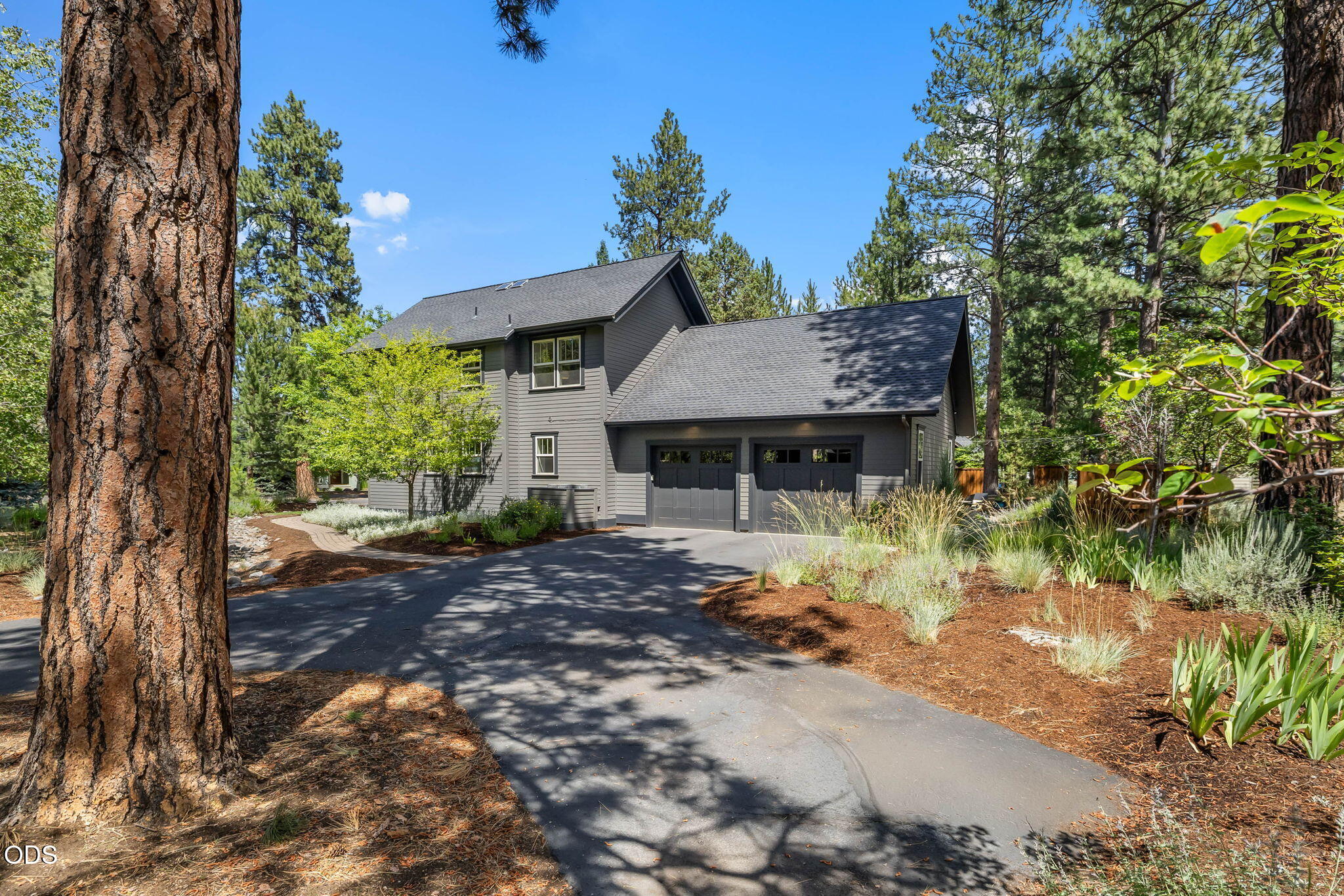 665 East Coyote Springs Road Sisters, OR 97759 - Photo 2 of 73
