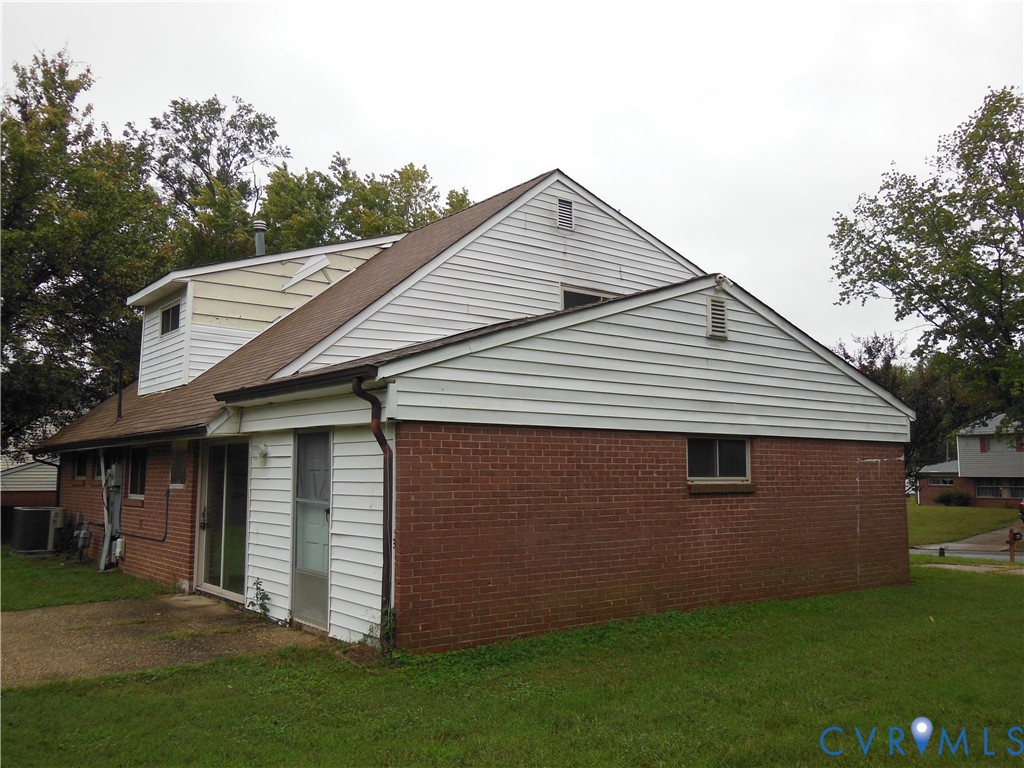 1305 Mormac Road Henrico, VA 23229 - Photo 3 of 25 Left side