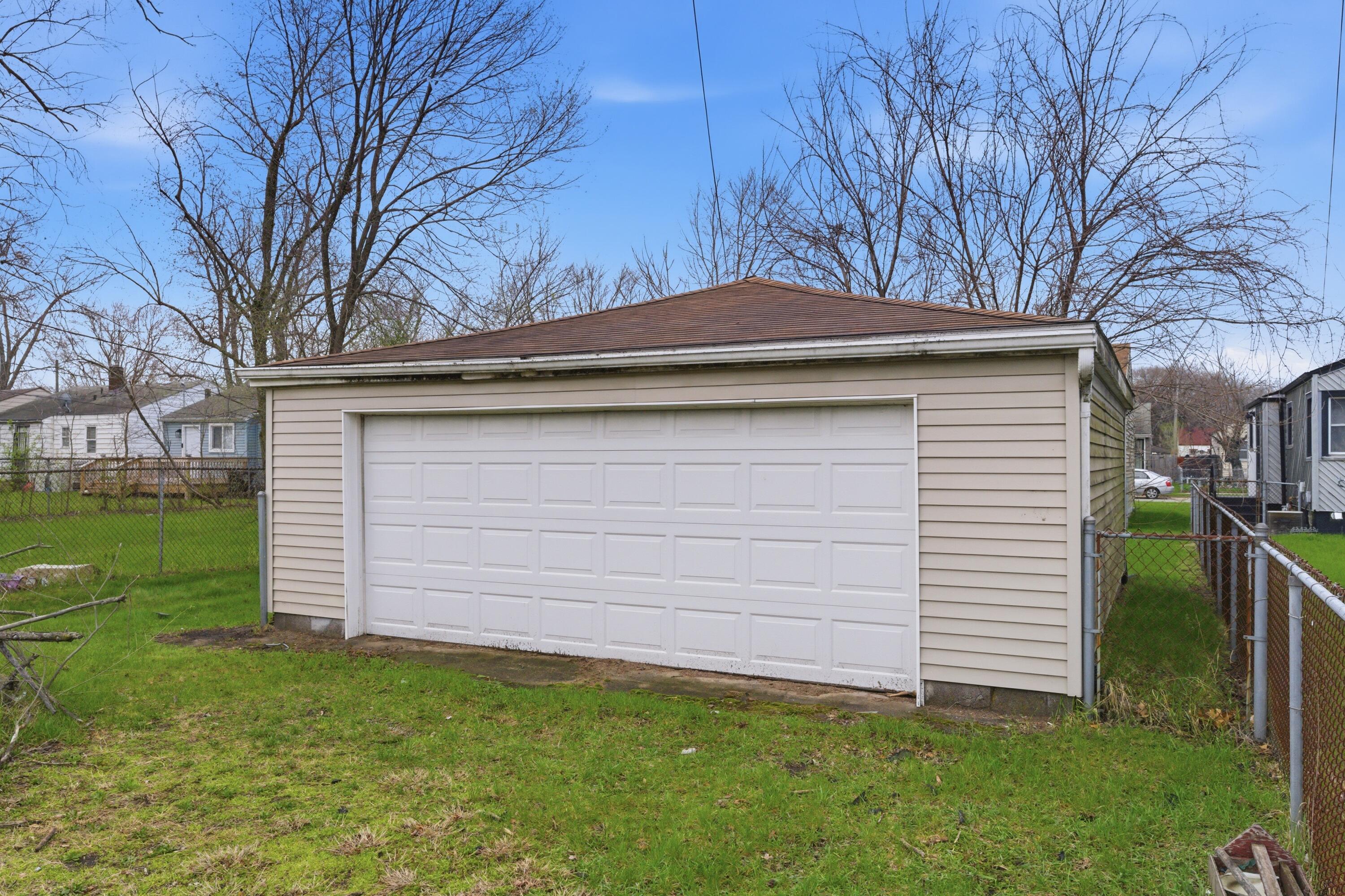 407 Dallas Street Gary, IN 46406 - Photo 12 of 13 3000x2000