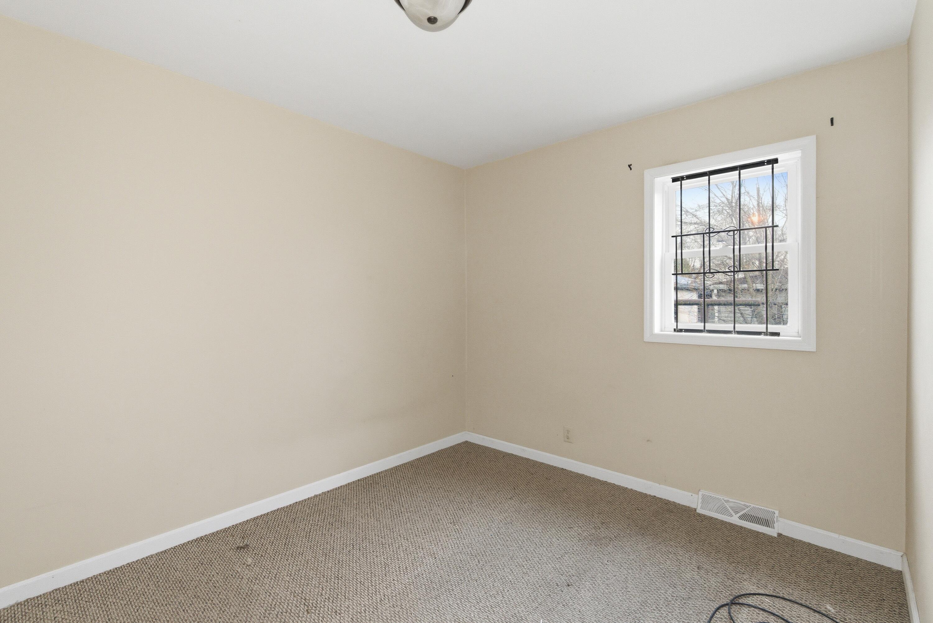 407 Dallas Street Gary, IN 46406 - Photo 9 of 13 3000x2003