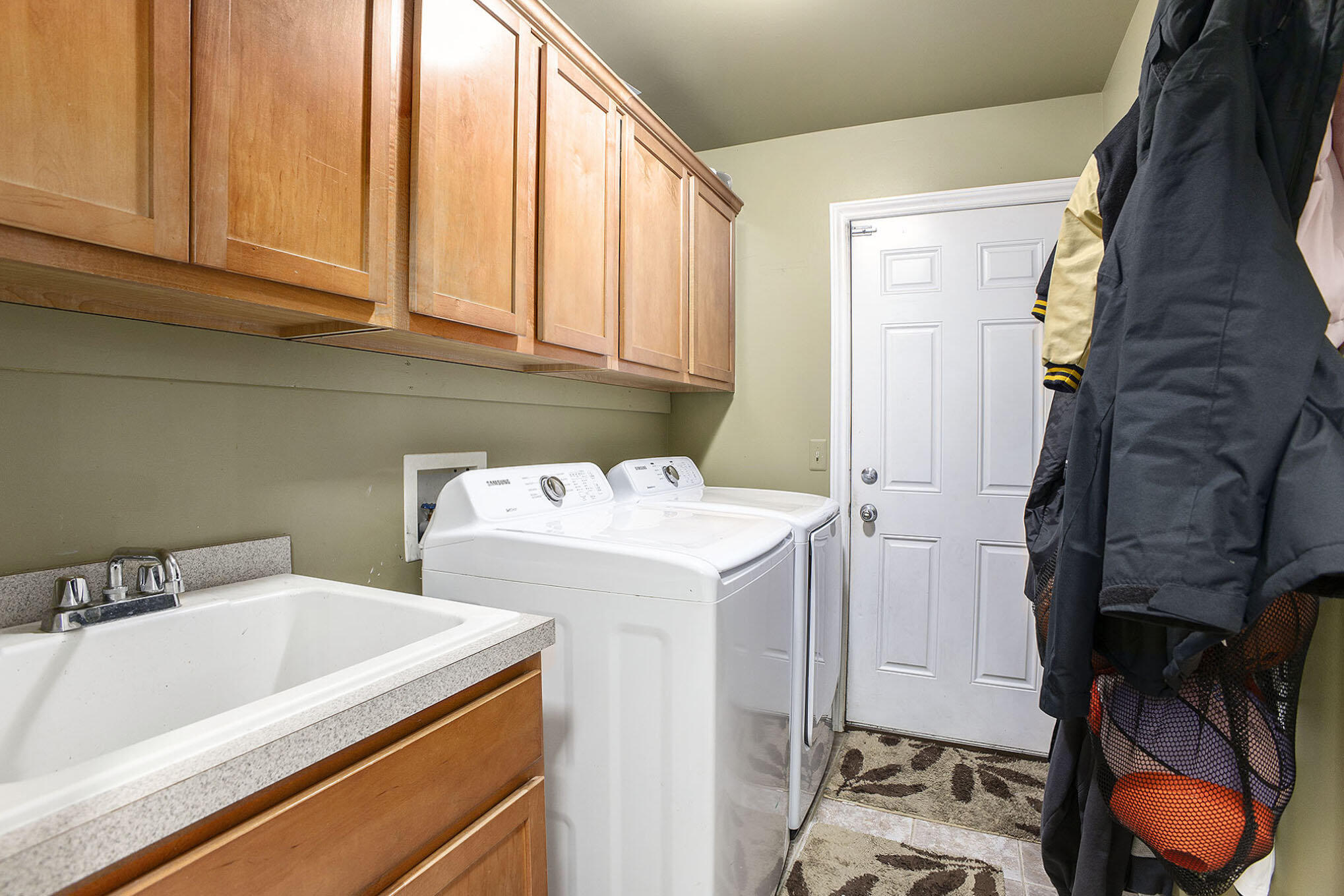 9843 Iosco Ridge Drive Gregory, MI 48137 - Photo 16 of 25 Laundry room to garage