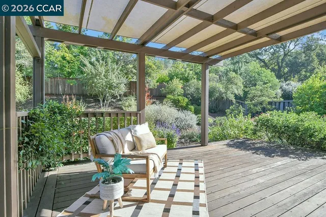 a view of outdoor space