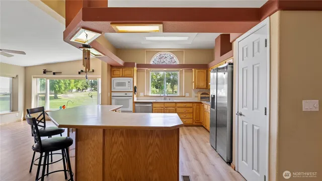 $360,000 | 10615 Handicap Drive Southeast, Warden, WA 98857