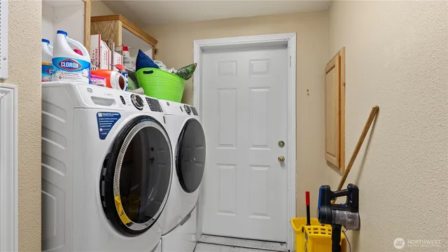 $360,000 | 10615 Handicap Drive Southeast, Warden, WA 98857