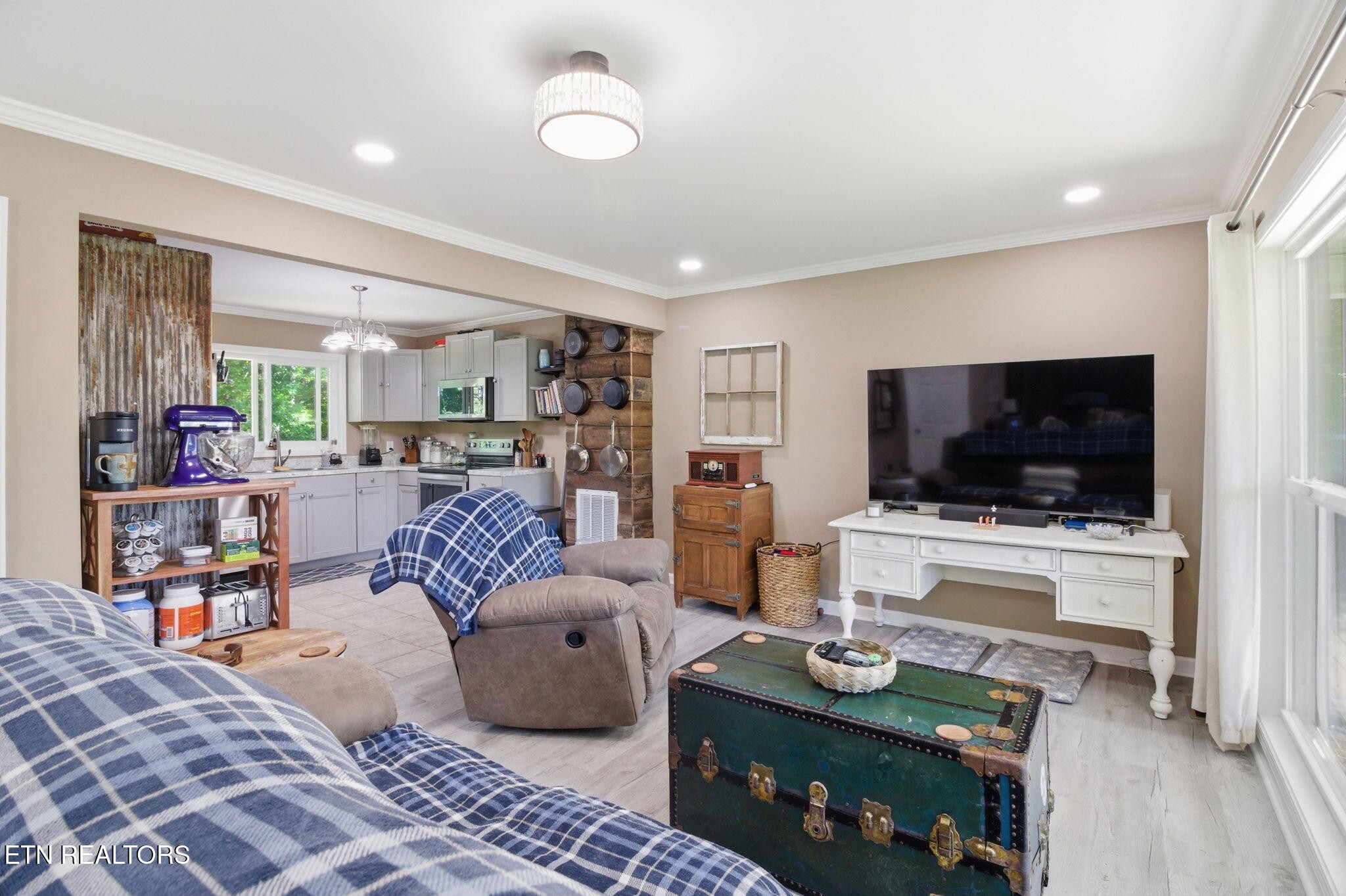 3012 Sinking Springs Road Knoxville, TN 37914 - Photo 3 of 37 Gallery Image 3