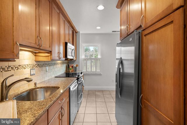 $910,000 | 3247 Sutton Place Northwest, Unit B, Washington, DC 20016