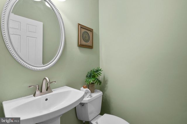 $910,000 | 3247 Sutton Place Northwest, Unit B, Washington, DC 20016