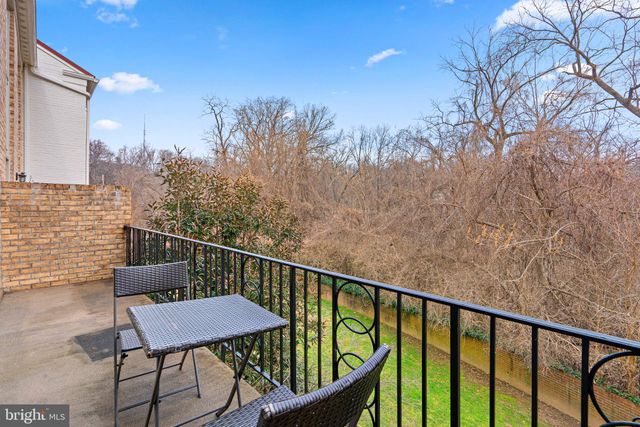 $910,000 | 3247 Sutton Place Northwest, Unit B, Washington, DC 20016