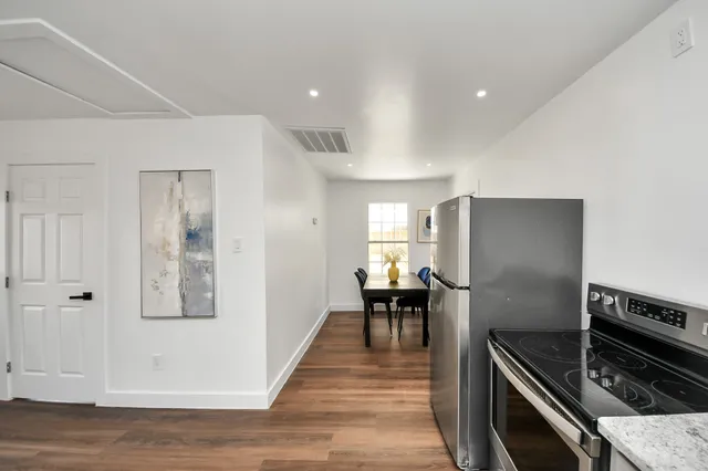 $2,100 | 4215 Eli Street, Houston, TX 77007