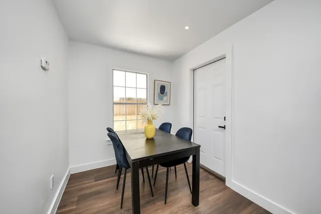 $2,100 | 4215 Eli Street, Houston, TX 77007