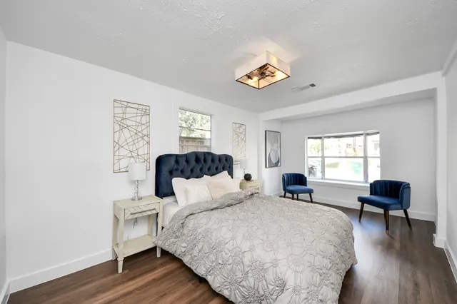 $2,100 | 4215 Eli Street, Houston, TX 77007