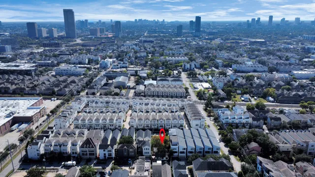 $2,100 | 4215 Eli Street, Houston, TX 77007