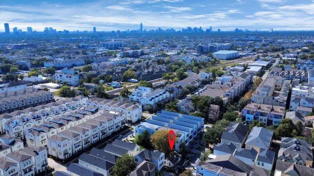 $2,100 | 4215 Eli Street, Houston, TX 77007