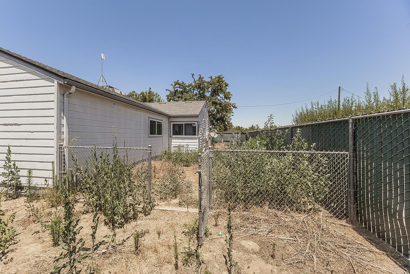 17209 East Floral Avenue Reedley, CA 93654 - Photo 34 of 48