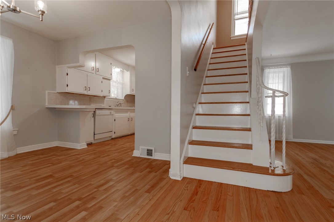 1752 Brainard Road Lyndhurst, OH 44124 - Photo 6 of 42 Gallery Image 6
