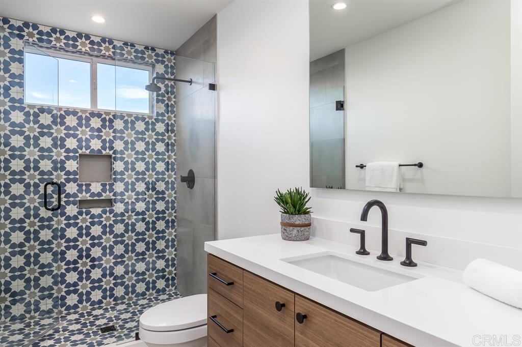 1116 Crest Drive Encinitas, CA 92024 - Photo 16 of 24