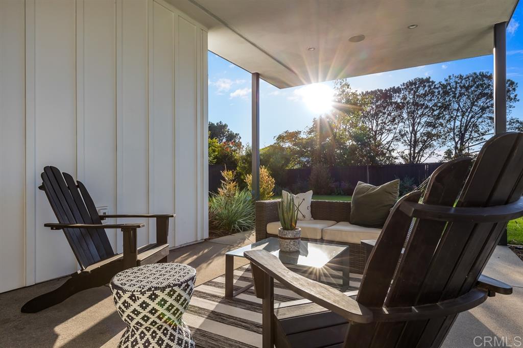 1116 Crest Drive Encinitas, CA 92024 - Photo 17 of 24