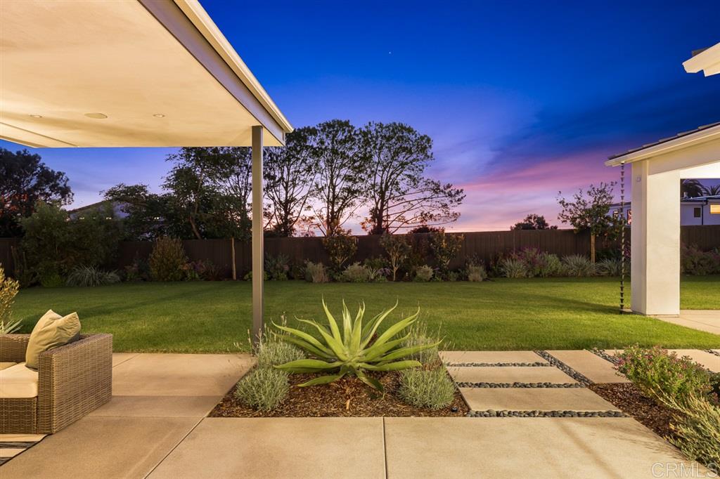 1116 Crest Drive Encinitas, CA 92024 - Photo 18 of 24