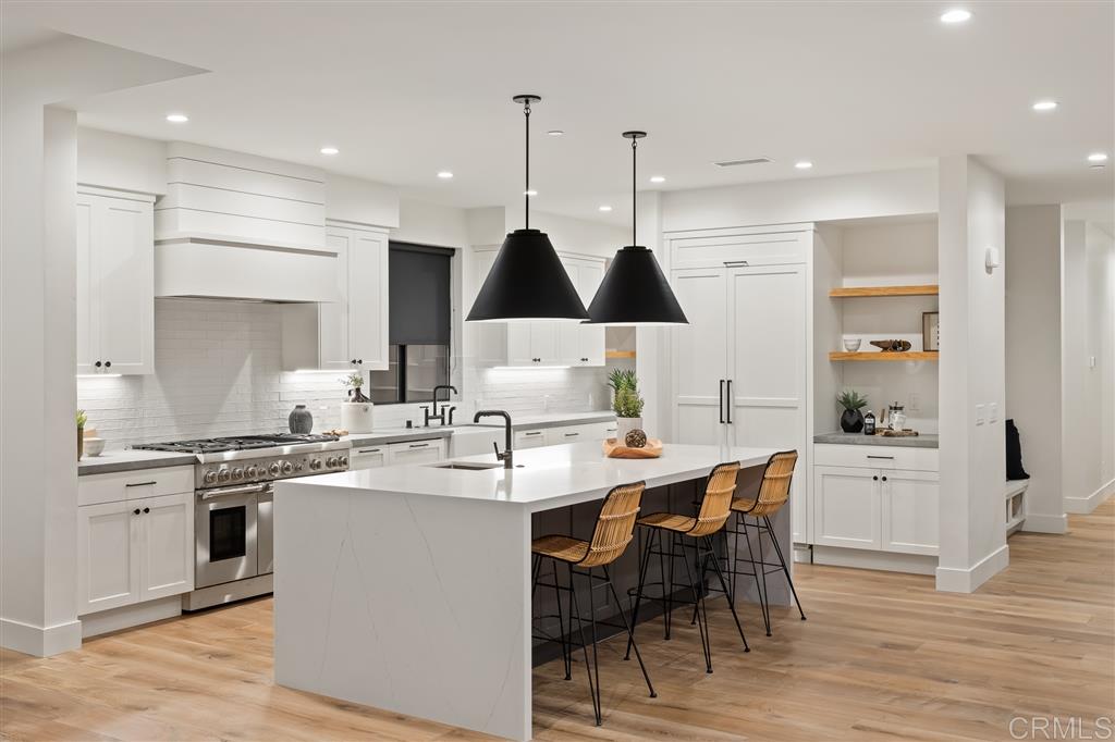 1116 Crest Drive Encinitas, CA 92024 - Photo 5 of 24