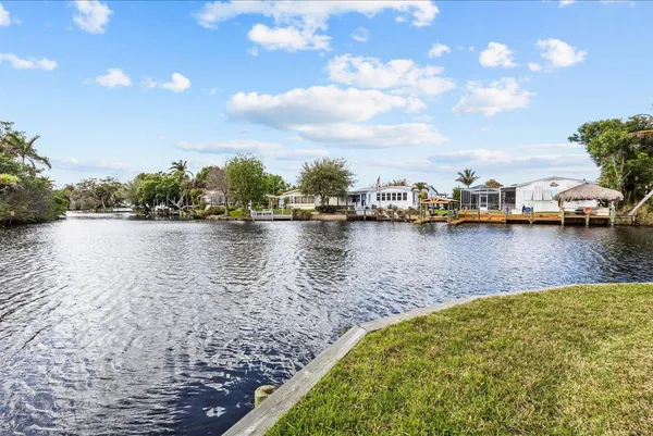 $489,900 | 7918 Southeast Paradise Court, Stuart, FL 34997