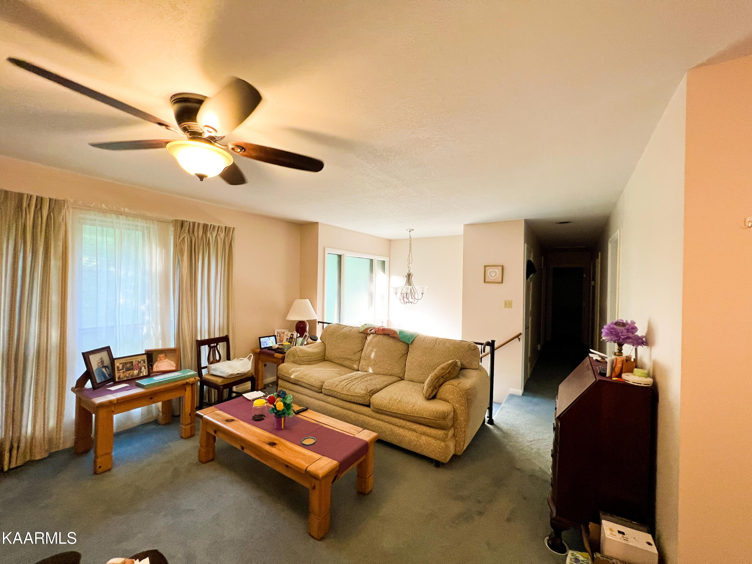 105 Middlebury Road Oak Ridge, TN 37830 - Photo 2 of 18 Living Room