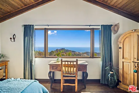 $2,850,000 | 24798 Brown Latigo Street, Malibu, CA 90265