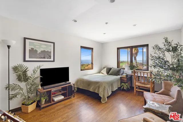 $2,850,000 | 24798 Brown Latigo Street, Malibu, CA 90265