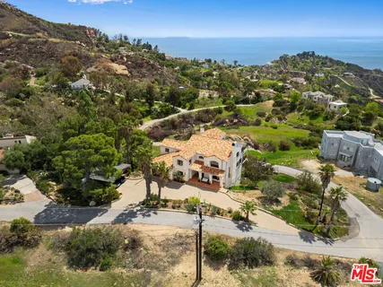 $2,850,000 | 24798 Brown Latigo Street, Malibu, CA 90265
