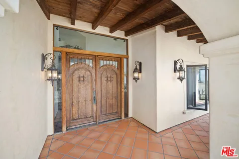 $2,850,000 | 24798 Brown Latigo Street, Malibu, CA 90265