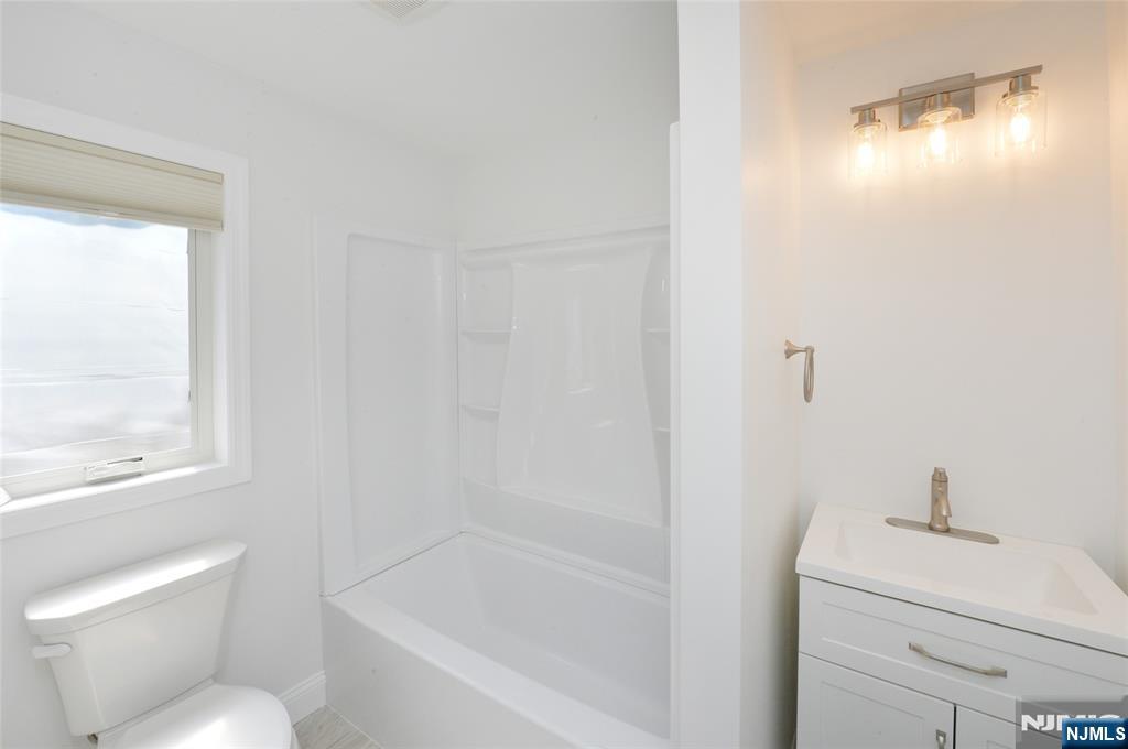 385 Goffle Road, Unit 1 Ridgewood, NJ 07450 - Photo 13 of 22