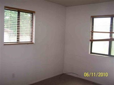 4491 Regency Road Swartz Creek, MI 48473 - Photo 8 of 10 20159051-7.JPG