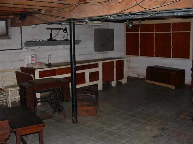 438 West Henderson Road Owosso, MI 48867 - Photo 16 of 23 31132381-15.JPG