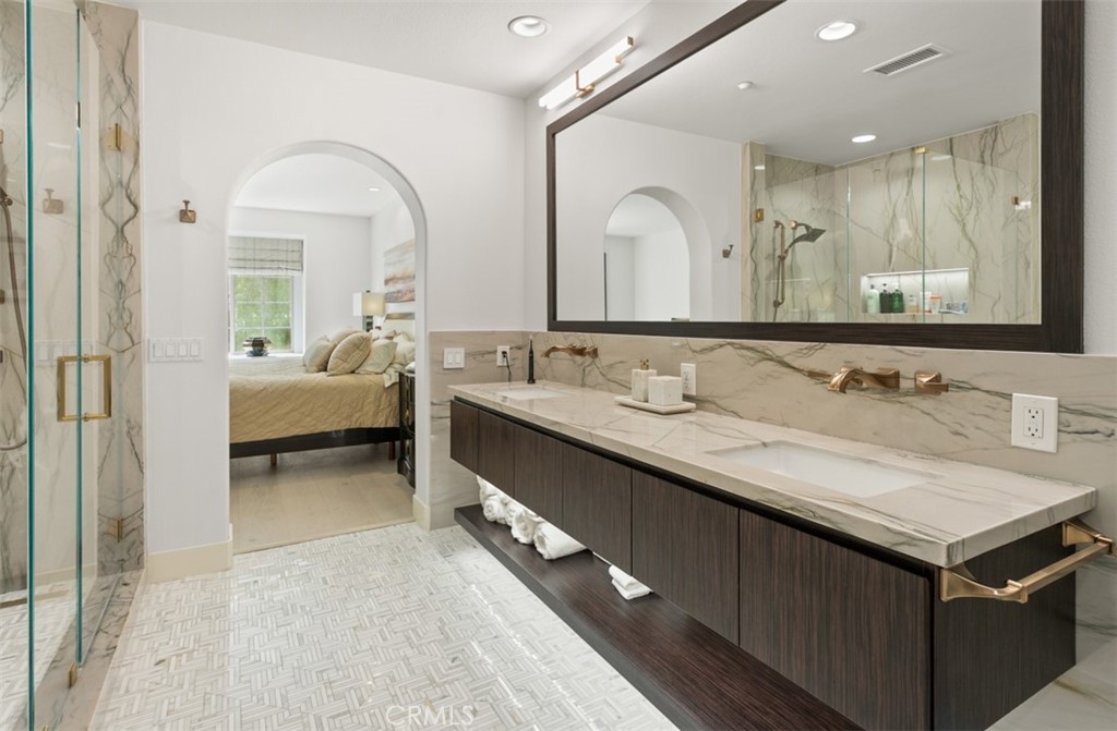 14 Altino Newport Coast, CA 92657 - Photo 21 of 31 Primary Bathroom