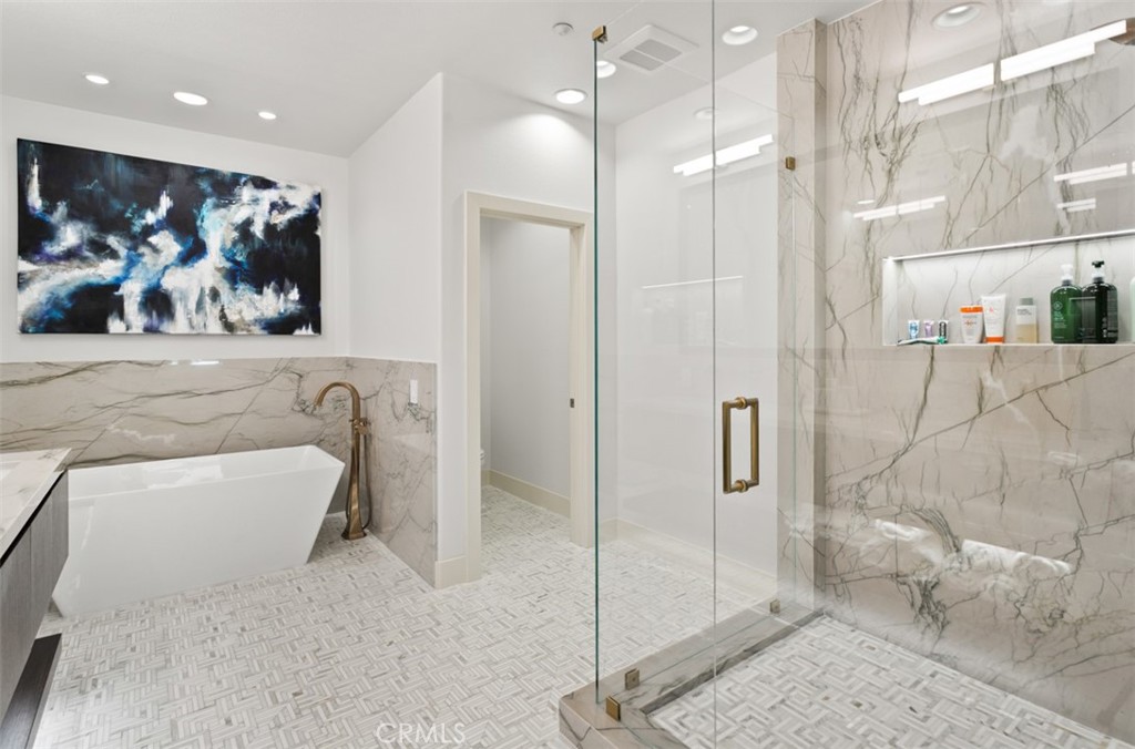 14 Altino Newport Coast, CA 92657 - Photo 23 of 31 Primary Bathroom