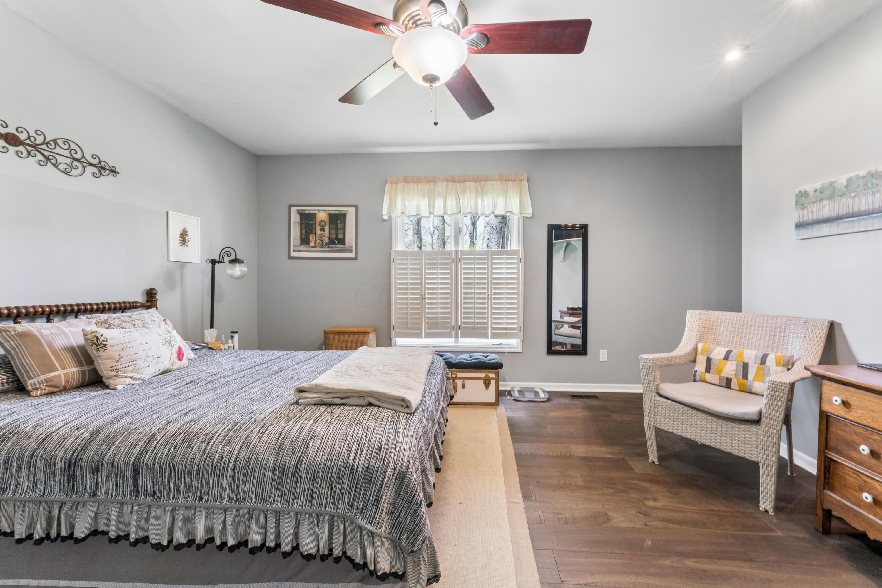 599 Link Road Columbus, OH 43213 - Photo 20 of 48 Owners Suite