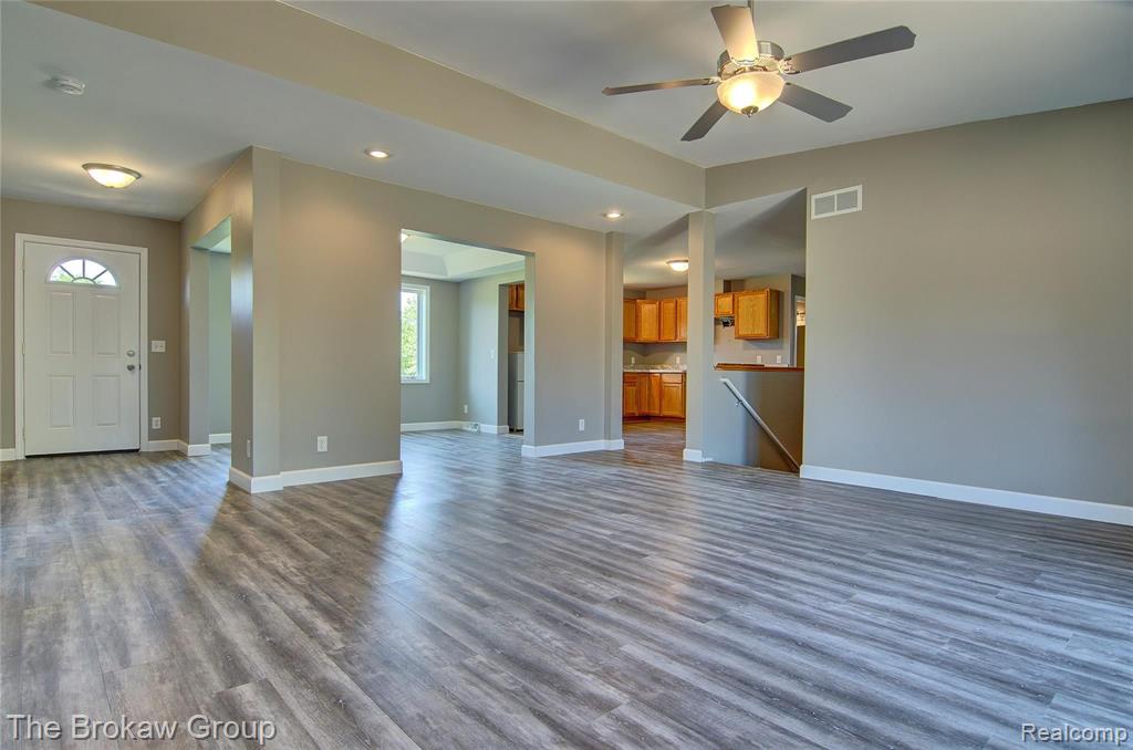 6414 Sheridan Road Flushing, MI 48433 - Photo 13 of 57