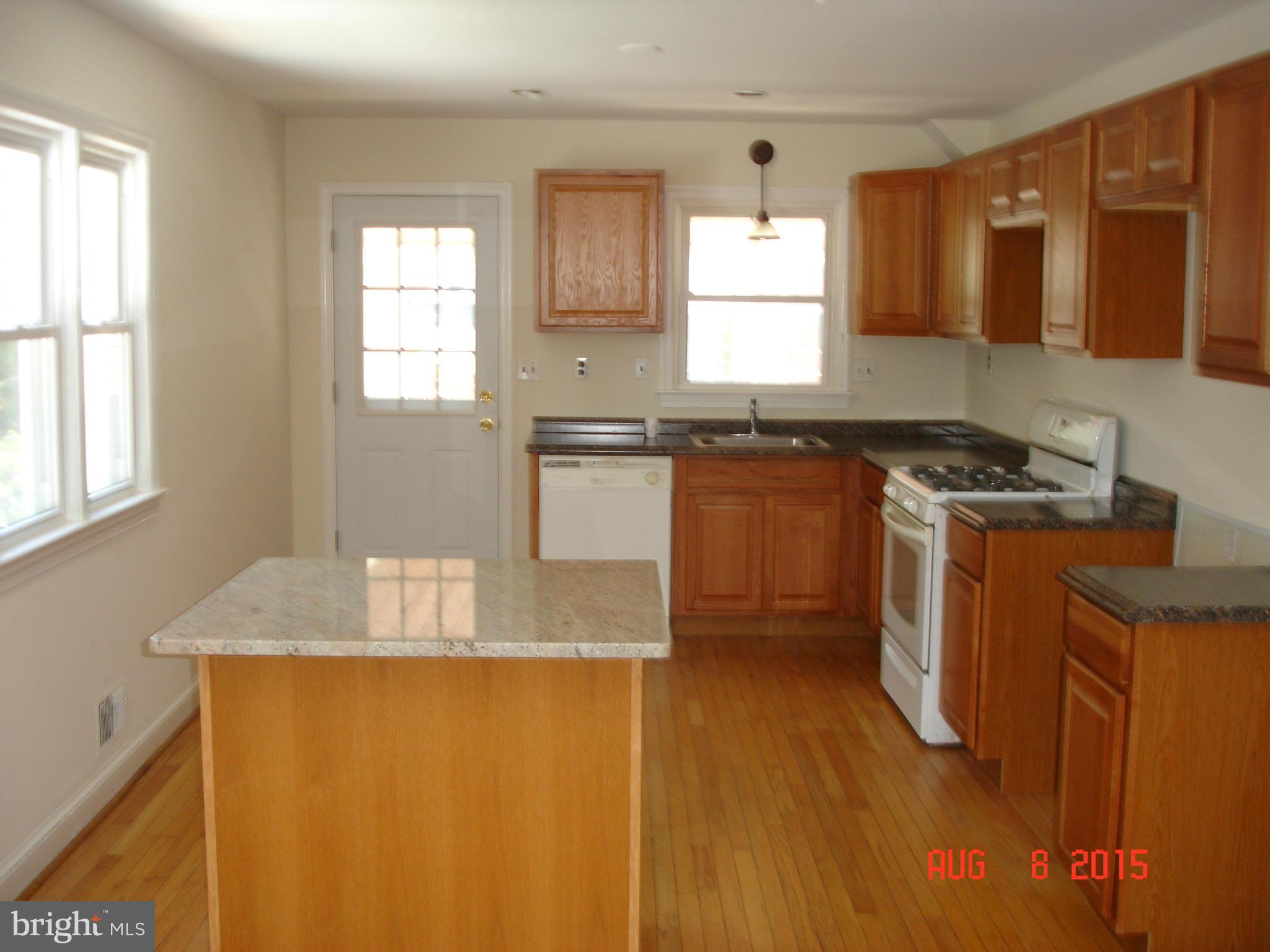 7112 Kempton Road Lanham, MD 20706 - Photo 3 of 17 Kitchen