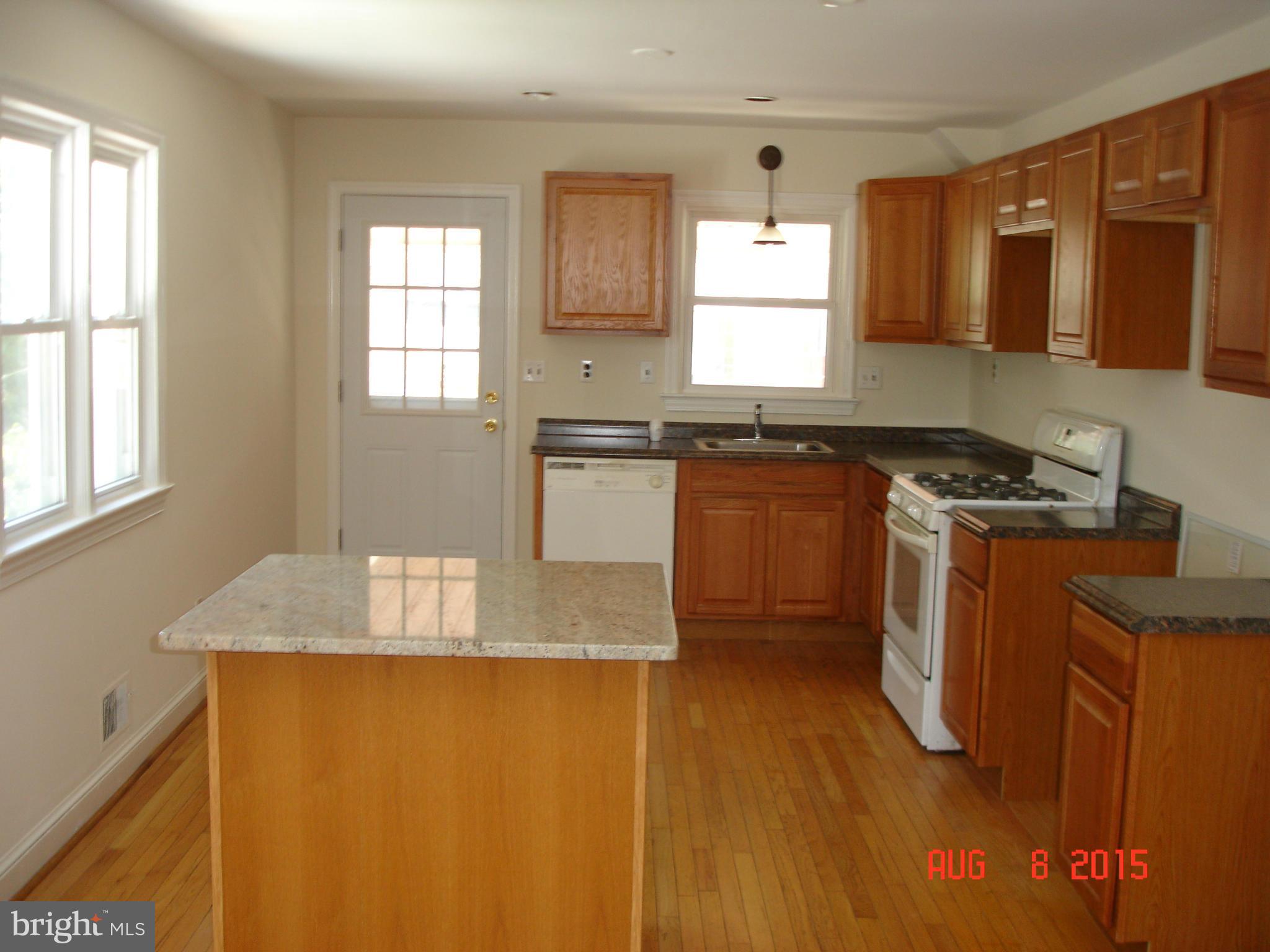 7112 Kempton Road Lanham, MD 20706 - Photo 4 of 17 Kitchen