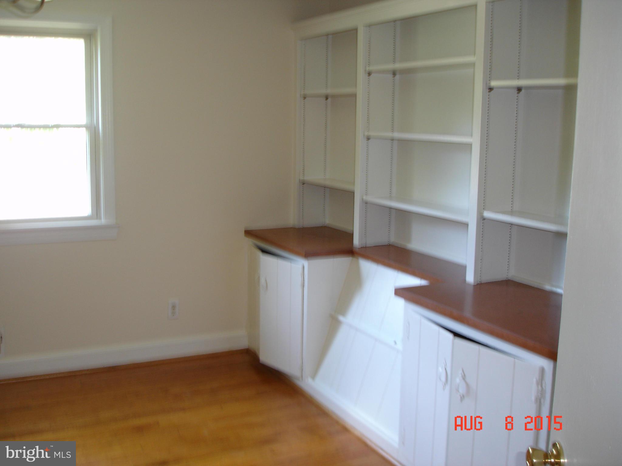 7112 Kempton Road Lanham, MD 20706 - Photo 7 of 17 Interior (General)