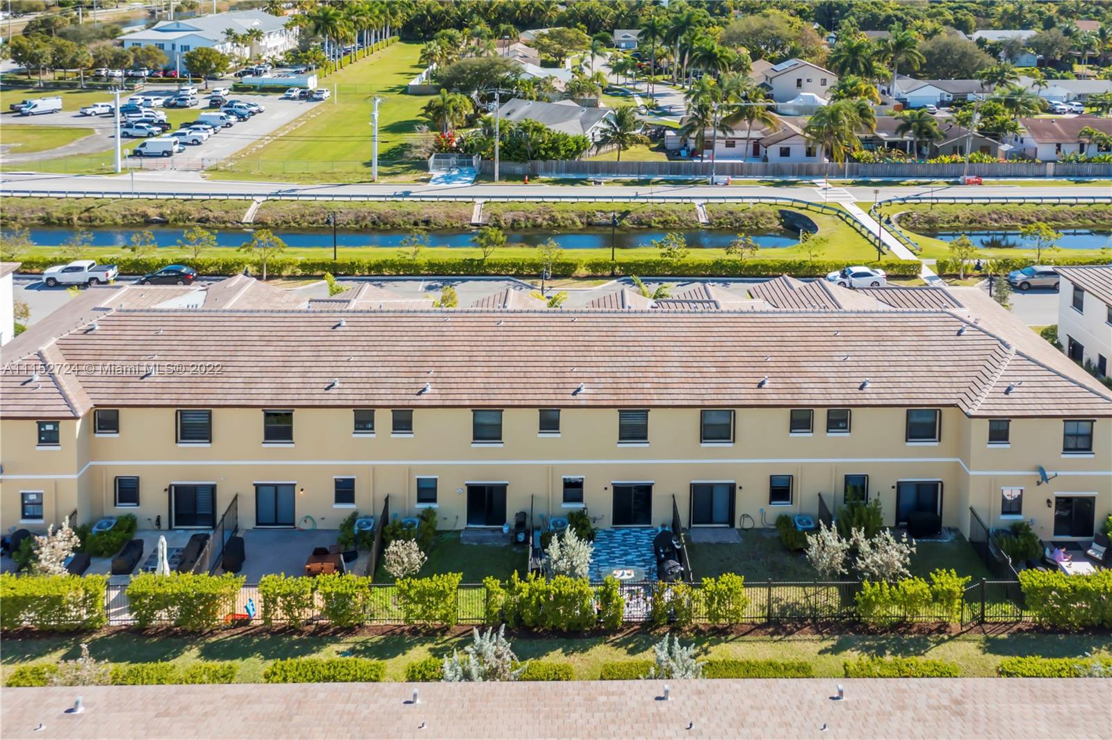 Davie Davie, FL 33314 - Photo 27 of 34 an aerial view of a house with a swimming pool yard and outdoor seating