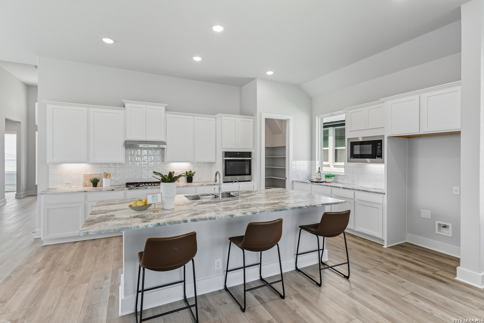 230 Hidalgo Boerne, TX 78006 - Photo 6 of 40