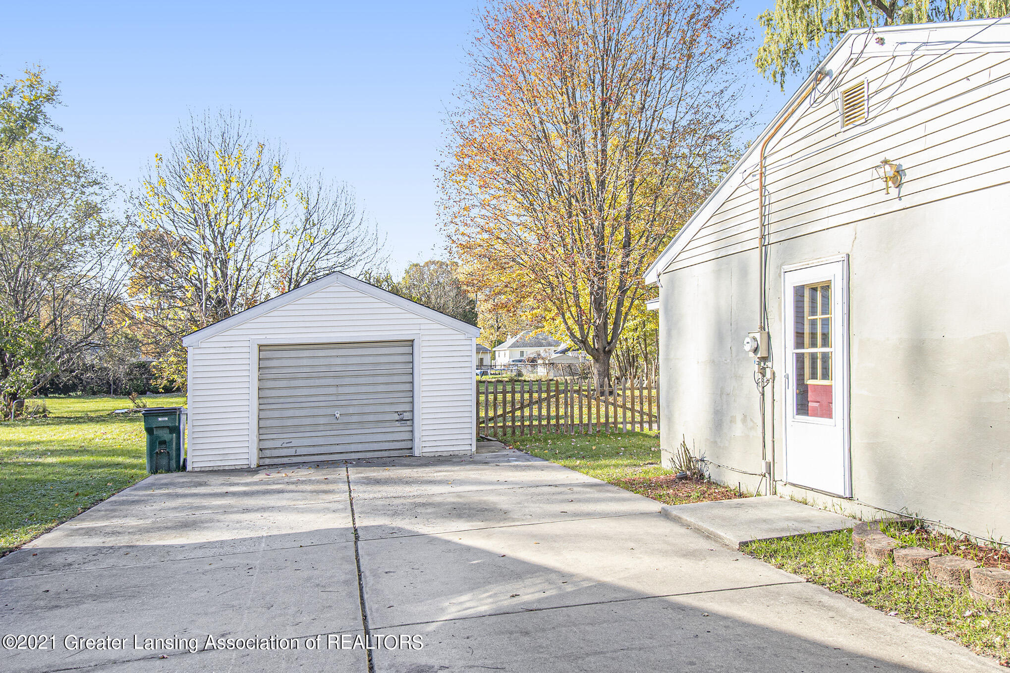 6246 Cooper Road Lansing, MI 48911 - Photo 7 of 14 06