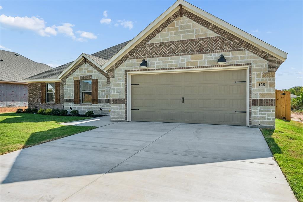 128 Joel Street Springtown, TX 76082 - Photo 3 of 32 Gallery Image 3
