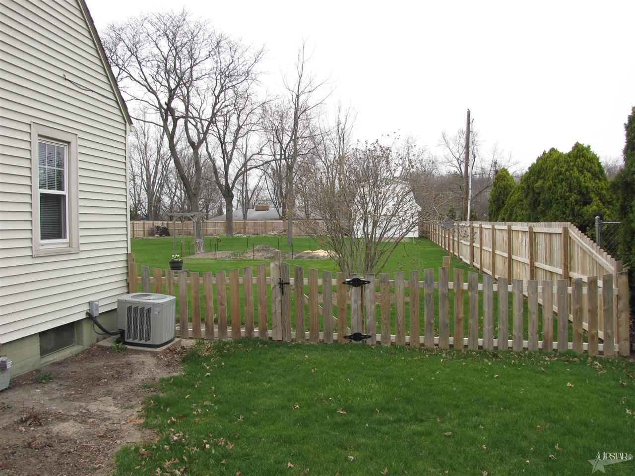 515 Stratton Road Fort Wayne, IN 46825 - Photo 3 of 27 Gallery Image 3