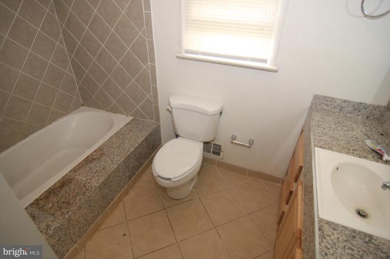 7819 Signal Hill Road Manassas, VA 20111 - Photo 22 of 22 Main Level Hall Bath