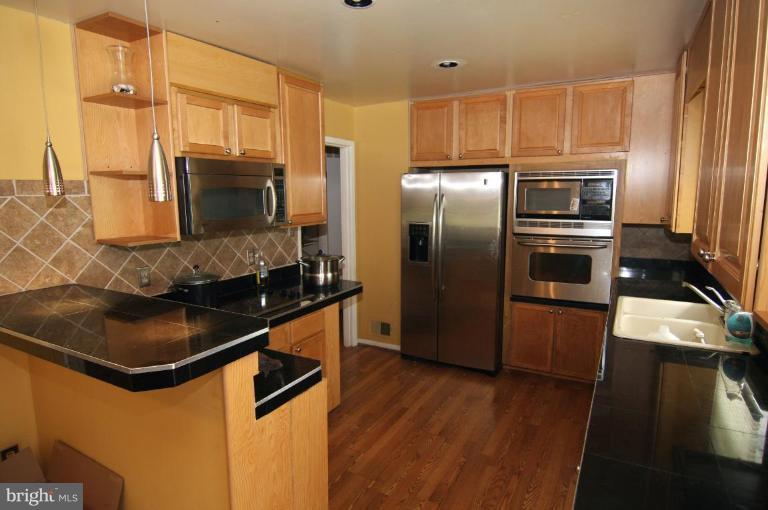 7819 Signal Hill Road Manassas, VA 20111 - Photo 6 of 22 Kitchen