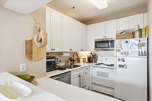 $749,000 | 1500 Washington Street, Unit 5V, Hoboken, NJ 07030