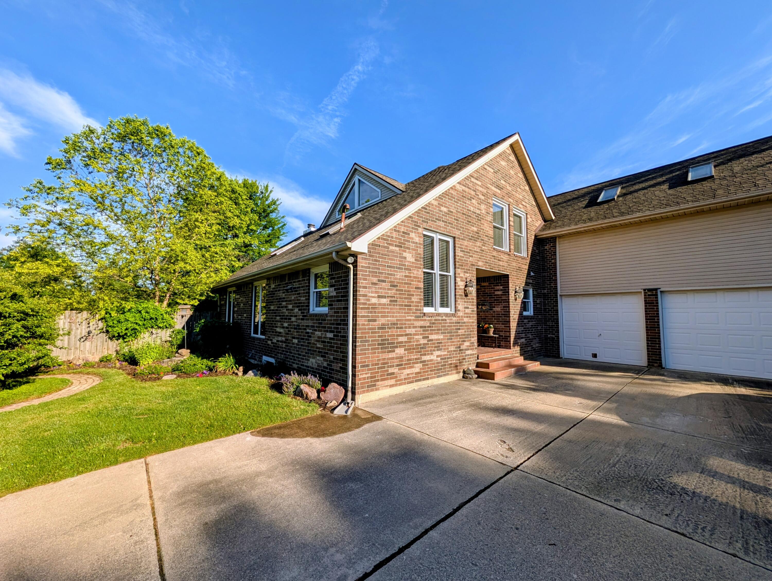 8698 Warner Road Saline, MI 48176 - Photo 64 of 80 Exterior Driveway
